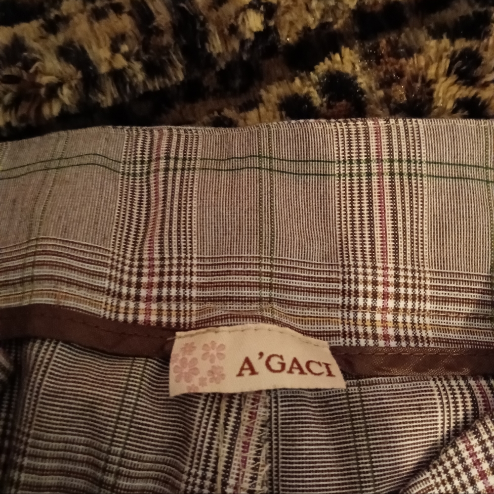 Women's Capris - Picture 2 of 2